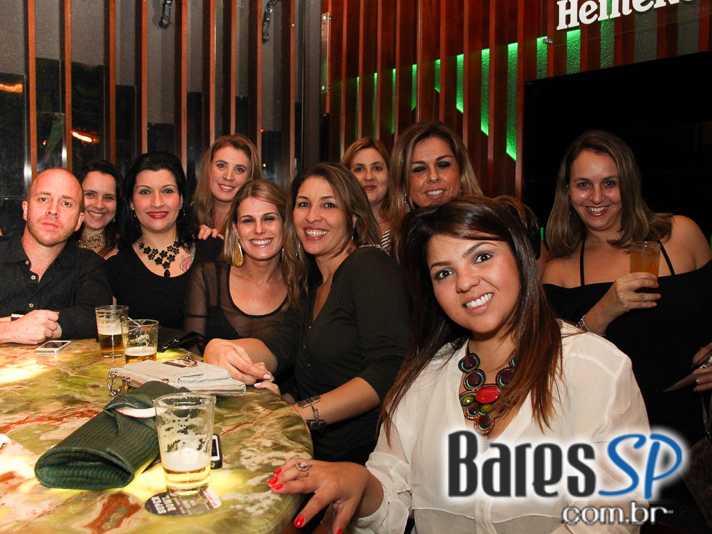 Dia dos Namorados no Bar Aurora ajudou solteiros a encontrarem seu par na noite desta quarta Dia dos Namorados no Bar Aurora ajudou solteiros a encontrarem seu par na noite desta quarta
