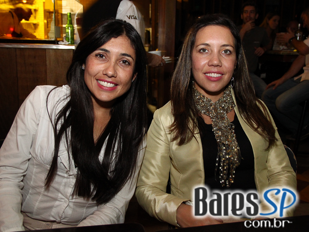 Dia dos Namorados no Bar Aurora ajudou solteiros a encontrarem seu par na noite desta quarta Dia dos Namorados no Bar Aurora ajudou solteiros a encontrarem seu par na noite desta quarta