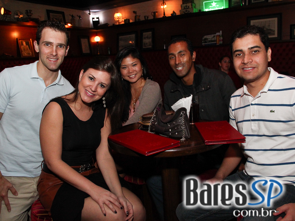 Banda Jack Rabbit se apresentou no The Queens Head no sábado Banda Jack Rabbit se apresentou no The Queens Head no sábado