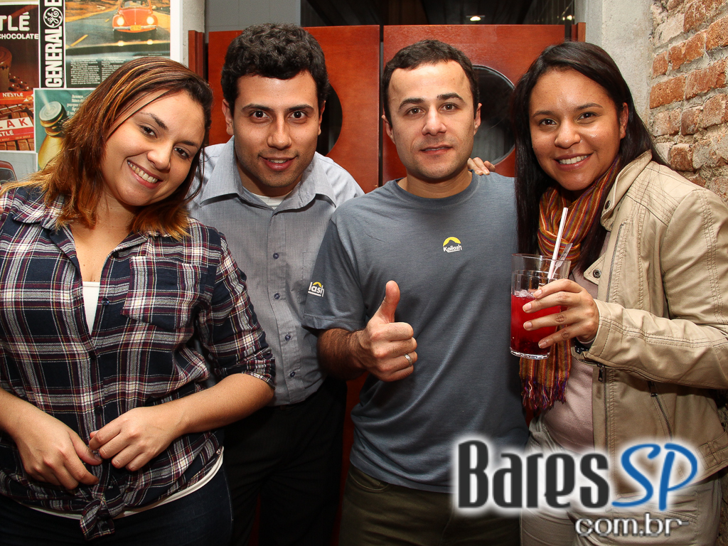 Todas as Quartas têm Happy Hour na Vila Mariana, no Veloso Bar, com muitas opções em Caipirinhas Todas as Quartas têm Happy Hour na Vila Mariana, no Veloso Bar, com muitas opções em Caipirinhas