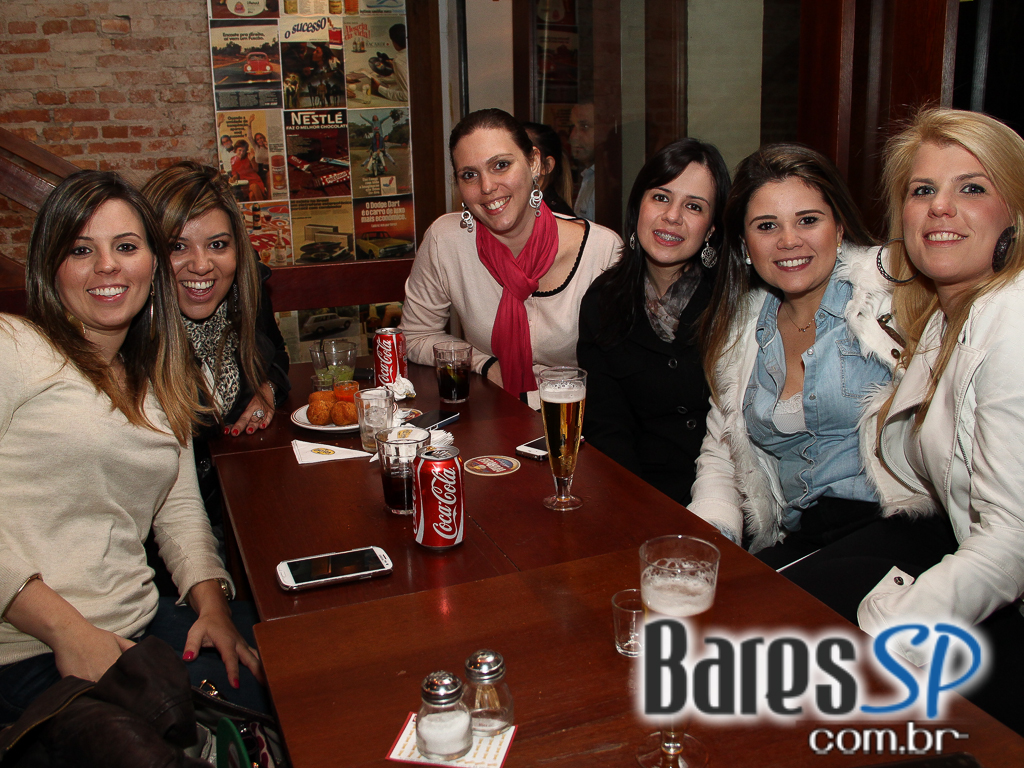 Todas as Quartas têm Happy Hour na Vila Mariana, no Veloso Bar, com muitas opções em Caipirinhas Todas as Quartas têm Happy Hour na Vila Mariana, no Veloso Bar, com muitas opções em Caipirinhas