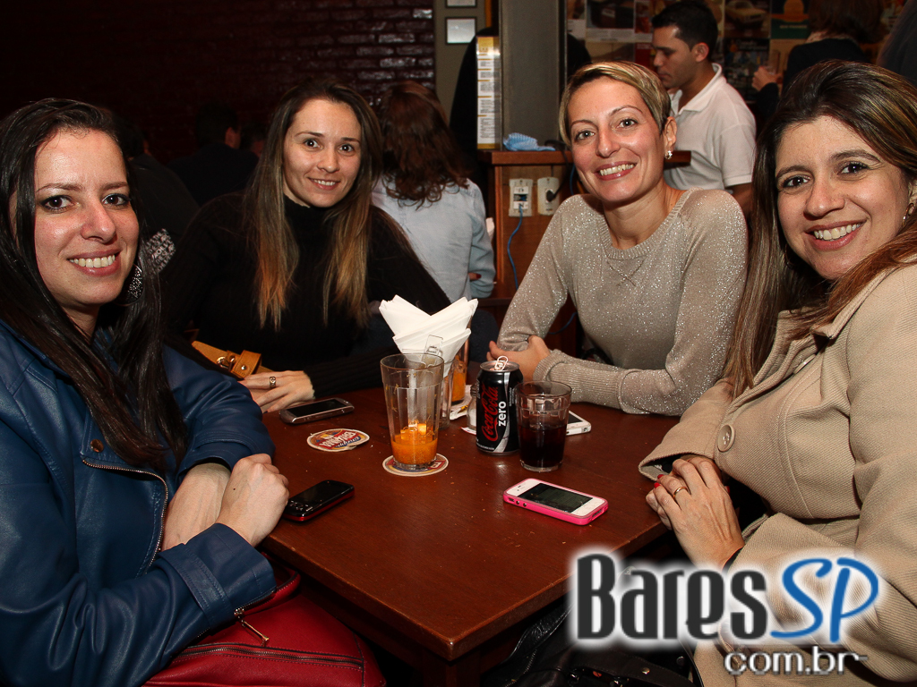 Todas as Quartas têm Happy Hour na Vila Mariana, no Veloso Bar, com muitas opções em Caipirinhas Todas as Quartas têm Happy Hour na Vila Mariana, no Veloso Bar, com muitas opções em Caipirinhas