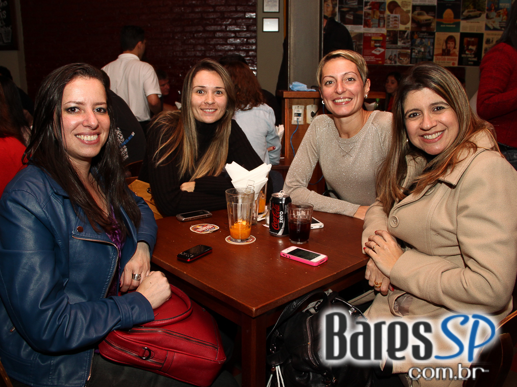 Todas as Quartas têm Happy Hour na Vila Mariana, no Veloso Bar, com muitas opções em Caipirinhas Todas as Quartas têm Happy Hour na Vila Mariana, no Veloso Bar, com muitas opções em Caipirinhas