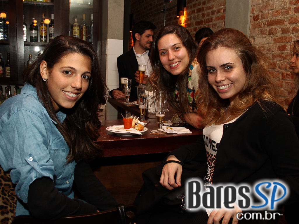 Todas as Quartas têm Happy Hour na Vila Mariana, no Veloso Bar, com muitas opções em Caipirinhas Todas as Quartas têm Happy Hour na Vila Mariana, no Veloso Bar, com muitas opções em Caipirinhas