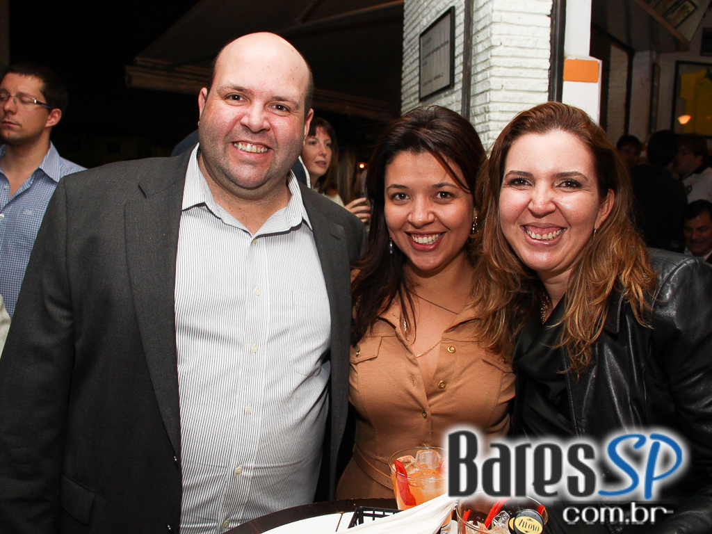 Todas as Quartas têm Happy Hour na Vila Mariana, no Veloso Bar, com muitas opções em Caipirinhas Todas as Quartas têm Happy Hour na Vila Mariana, no Veloso Bar, com muitas opções em Caipirinhas