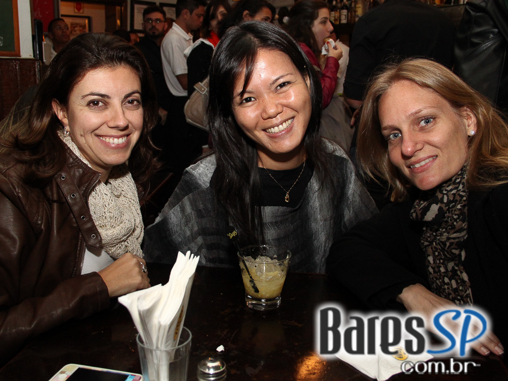 Todas as Quartas têm Happy Hour na Vila Mariana, no Veloso Bar, com muitas opções em Caipirinhas Todas as Quartas têm Happy Hour na Vila Mariana, no Veloso Bar, com muitas opções em Caipirinhas