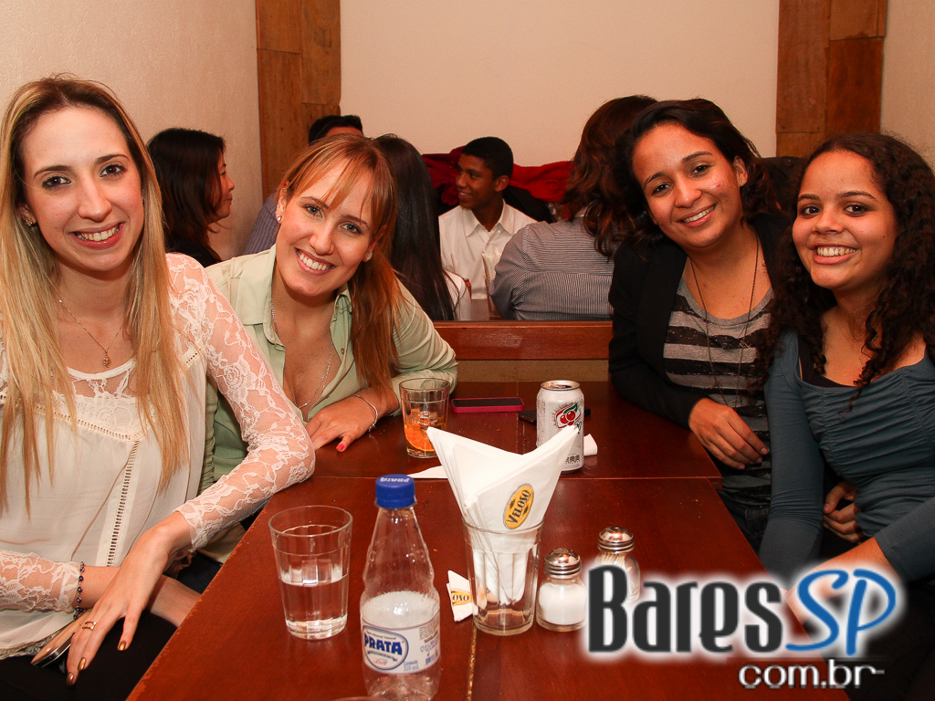 Todas as Quartas têm Happy Hour na Vila Mariana, no Veloso Bar, com muitas opções em Caipirinhas Todas as Quartas têm Happy Hour na Vila Mariana, no Veloso Bar, com muitas opções em Caipirinhas