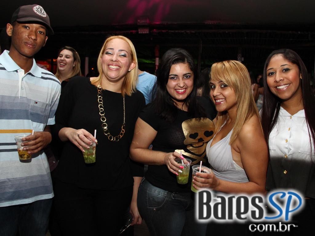 Cantor Rodriguinho se apresentou na sexta-feira no Santa Aldeia Cantor Rodriguinho se apresentou na sexta-feira no Santa Aldeia