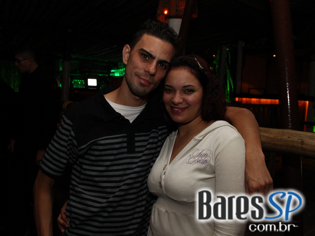 Cantor Rodriguinho se apresentou na sexta-feira no Santa Aldeia Cantor Rodriguinho se apresentou na sexta-feira no Santa Aldeia