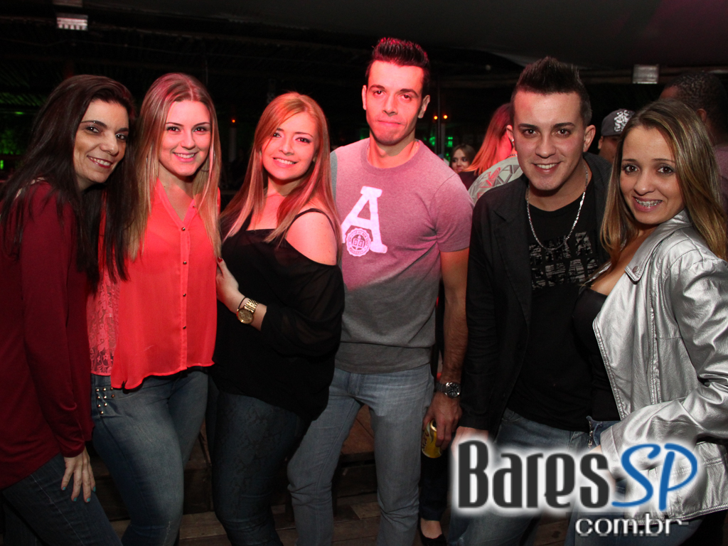 Cantor Rodriguinho se apresentou na sexta-feira no Santa Aldeia Cantor Rodriguinho se apresentou na sexta-feira no Santa Aldeia