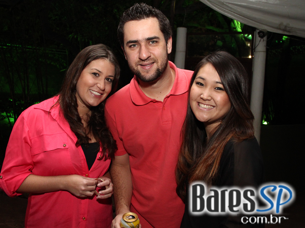 Cantor Rodriguinho se apresentou na sexta-feira no Santa Aldeia Cantor Rodriguinho se apresentou na sexta-feira no Santa Aldeia