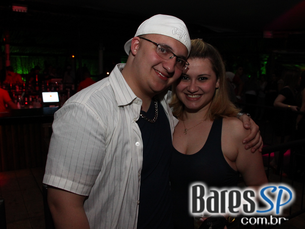 Cantor Rodriguinho se apresentou na sexta-feira no Santa Aldeia Cantor Rodriguinho se apresentou na sexta-feira no Santa Aldeia