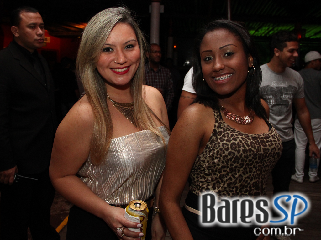 Cantor Rodriguinho se apresentou na sexta-feira no Santa Aldeia Cantor Rodriguinho se apresentou na sexta-feira no Santa Aldeia