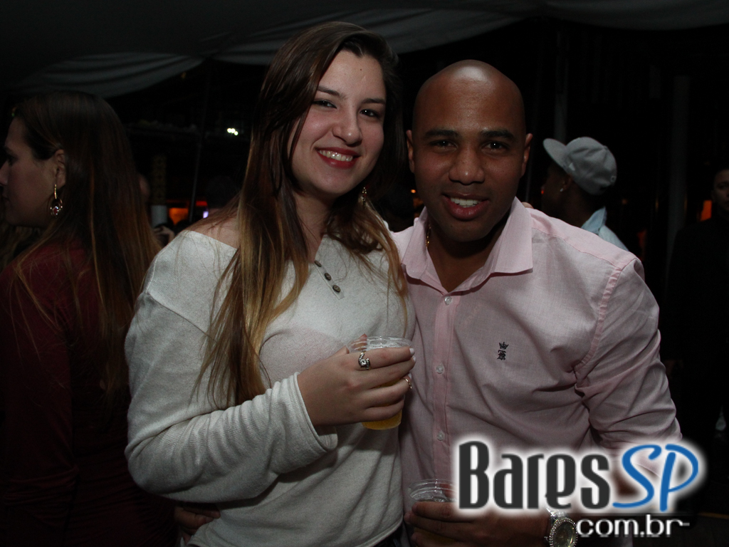 Cantor Rodriguinho se apresentou na sexta-feira no Santa Aldeia Cantor Rodriguinho se apresentou na sexta-feira no Santa Aldeia