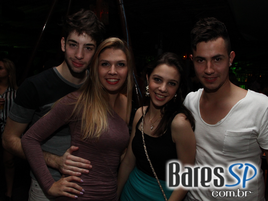 Cantor Rodriguinho se apresentou na sexta-feira no Santa Aldeia Cantor Rodriguinho se apresentou na sexta-feira no Santa Aldeia