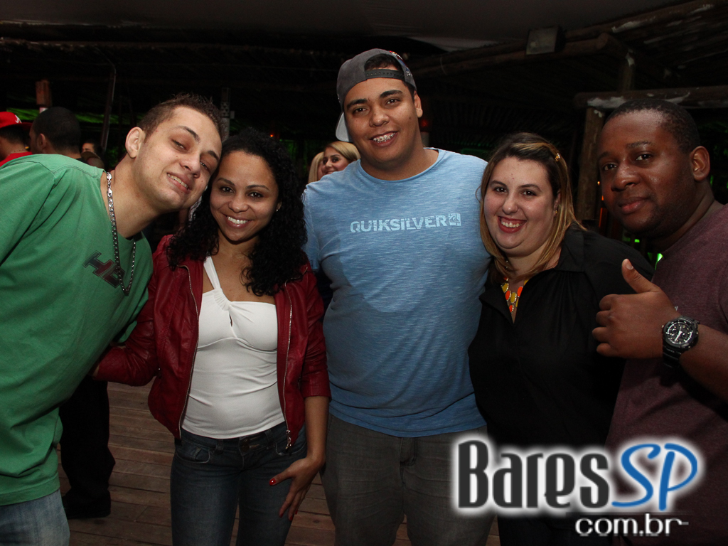 Cantor Rodriguinho se apresentou na sexta-feira no Santa Aldeia Cantor Rodriguinho se apresentou na sexta-feira no Santa Aldeia