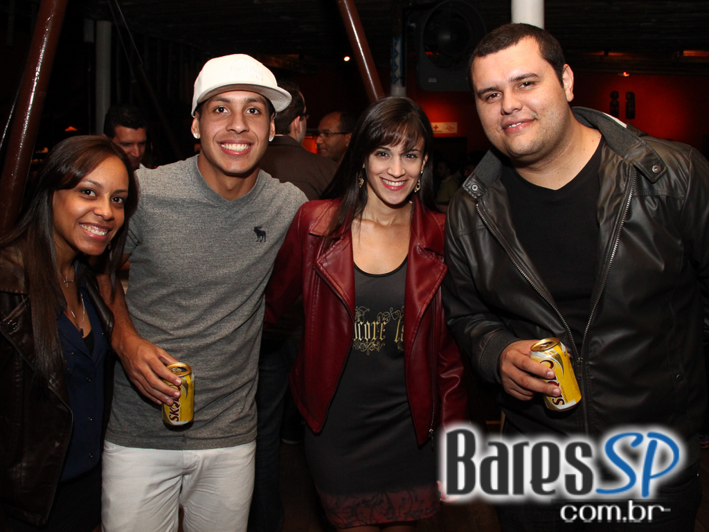 Cantor Rodriguinho se apresentou na sexta-feira no Santa Aldeia Cantor Rodriguinho se apresentou na sexta-feira no Santa Aldeia