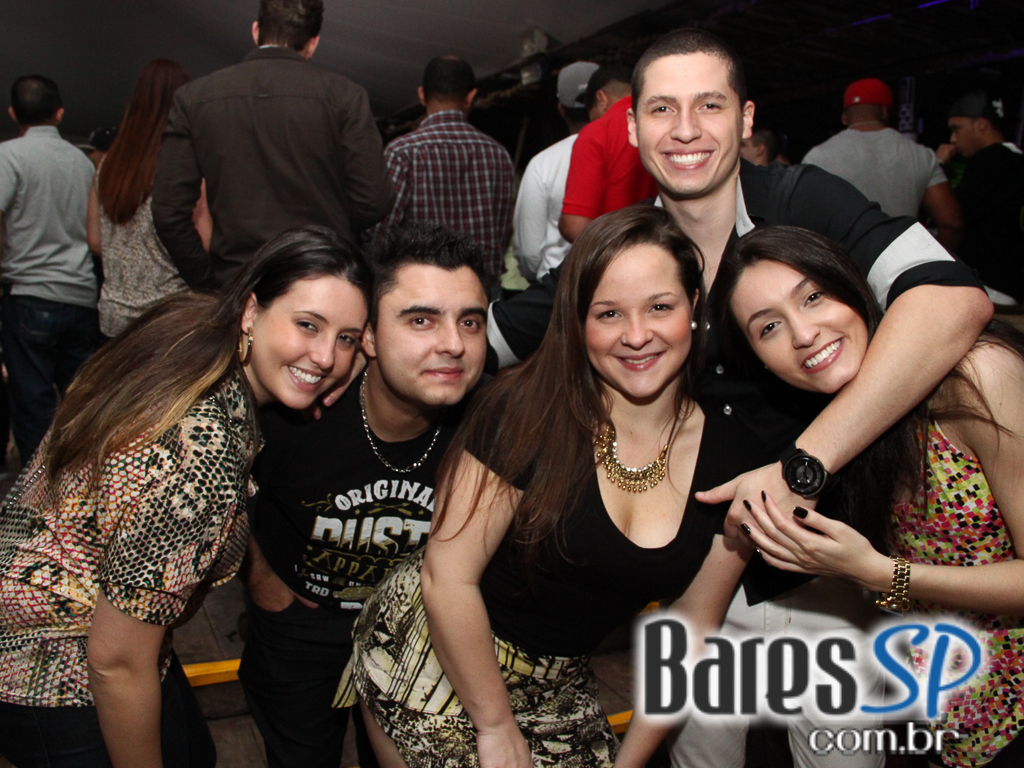 Cantor Rodriguinho se apresentou na sexta-feira no Santa Aldeia Cantor Rodriguinho se apresentou na sexta-feira no Santa Aldeia