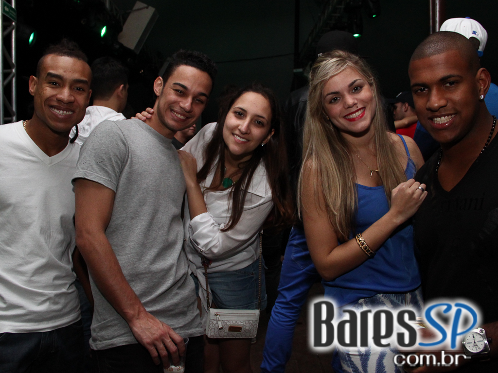 Cantor Rodriguinho se apresentou na sexta-feira no Santa Aldeia Cantor Rodriguinho se apresentou na sexta-feira no Santa Aldeia