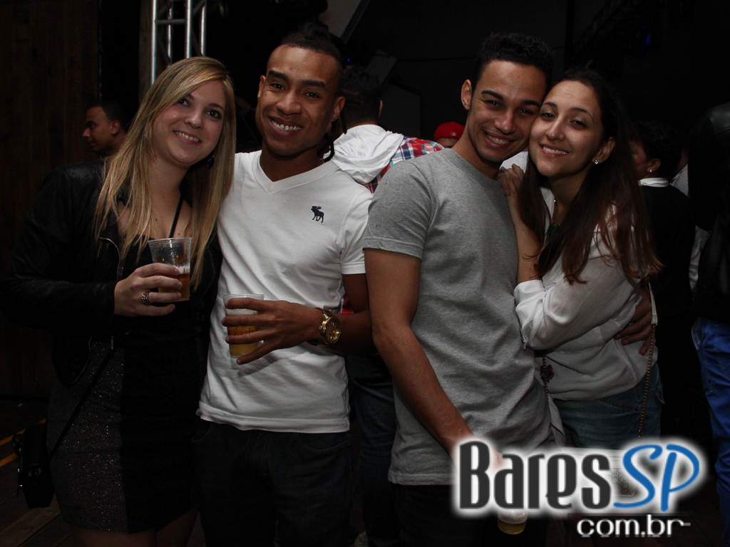 Cantor Rodriguinho se apresentou na sexta-feira no Santa Aldeia Cantor Rodriguinho se apresentou na sexta-feira no Santa Aldeia