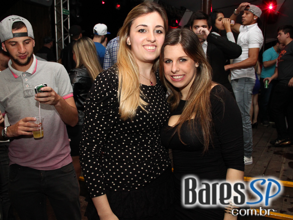 Cantor Rodriguinho se apresentou na sexta-feira no Santa Aldeia Cantor Rodriguinho se apresentou na sexta-feira no Santa Aldeia