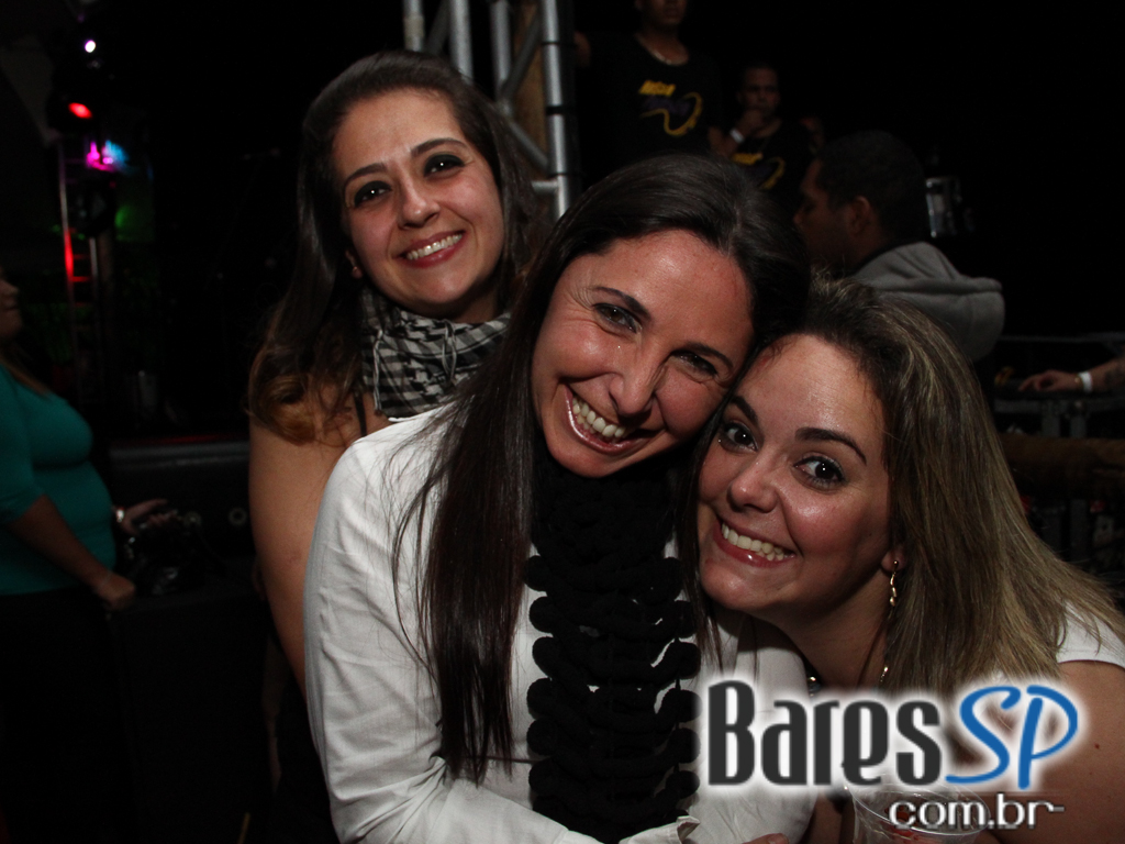 Cantor Rodriguinho se apresentou na sexta-feira no Santa Aldeia Cantor Rodriguinho se apresentou na sexta-feira no Santa Aldeia