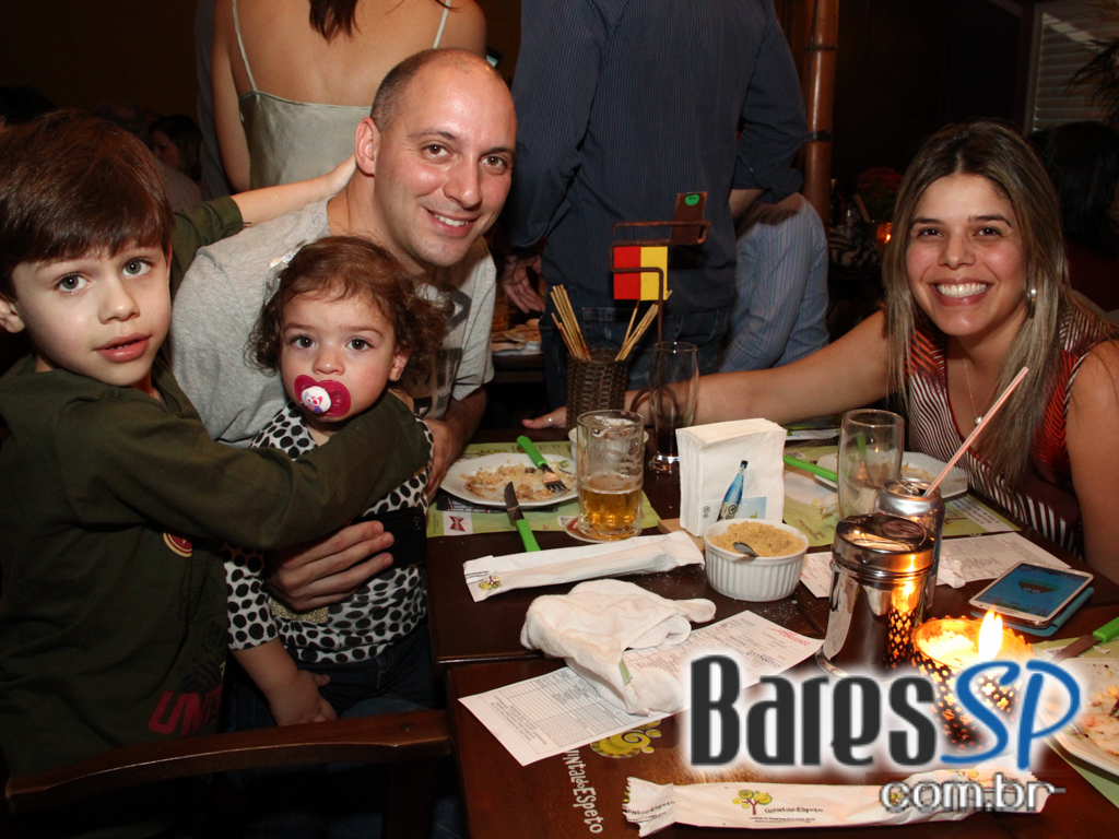 Quintal do Espeto na Avenida Pavão foi inaugurado e fez festa para comemorar Quintal do Espeto na Avenida Pavão foi inaugurado e fez festa para comemorar