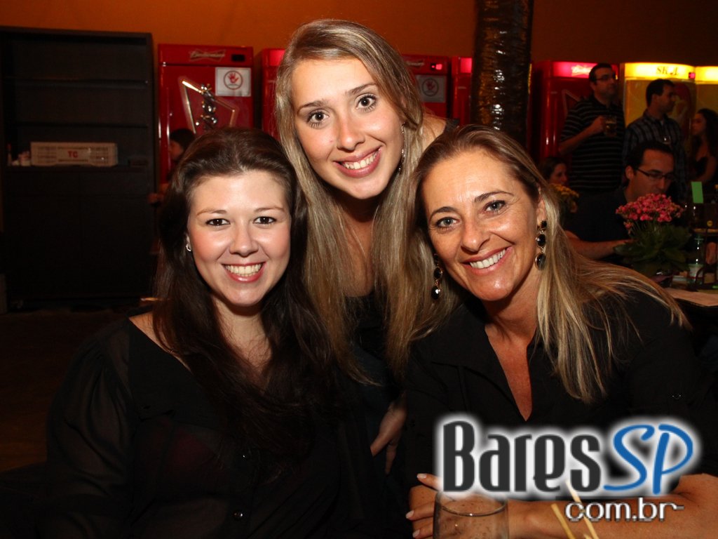 Quintal do Espeto na Avenida Pavão foi inaugurado e fez festa para comemorar Quintal do Espeto na Avenida Pavão foi inaugurado e fez festa para comemorar