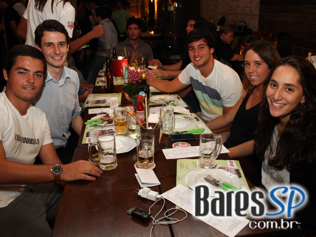 Quintal do Espeto na Avenida Pavão foi inaugurado e fez festa para comemorar Quintal do Espeto na Avenida Pavão foi inaugurado e fez festa para comemorar