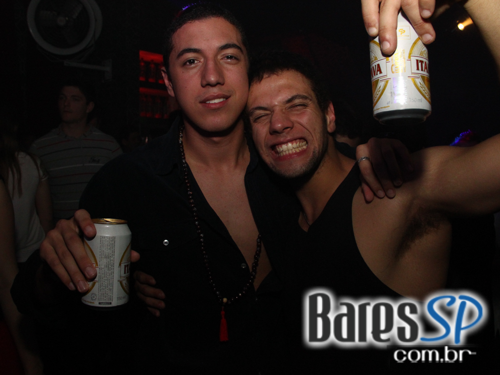 Festa Tomorrowland agitou a noite de sábado na Secrett Lounge Festa Tomorrowland agitou a noite de sábado na Secrett Lounge