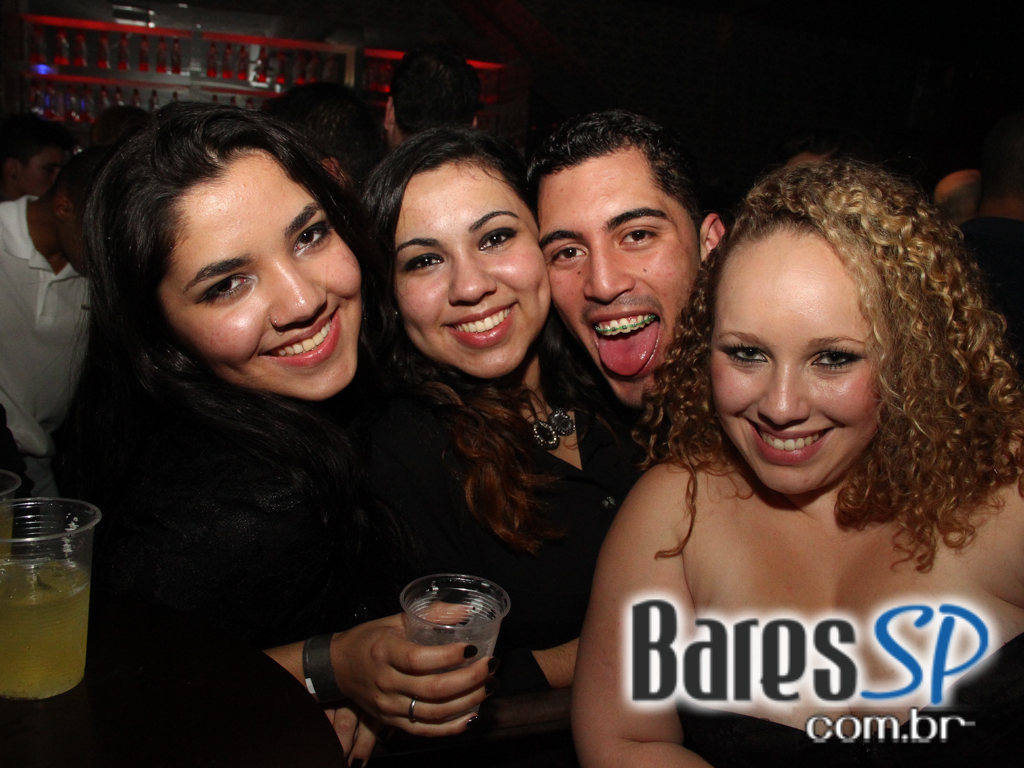 Festa Tomorrowland agitou a noite de sábado na Secrett Lounge Festa Tomorrowland agitou a noite de sábado na Secrett Lounge