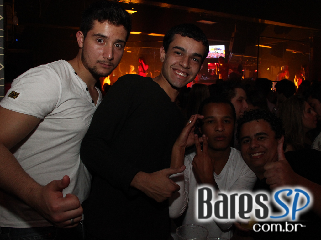 Festa Tomorrowland agitou a noite de sábado na Secrett Lounge Festa Tomorrowland agitou a noite de sábado na Secrett Lounge