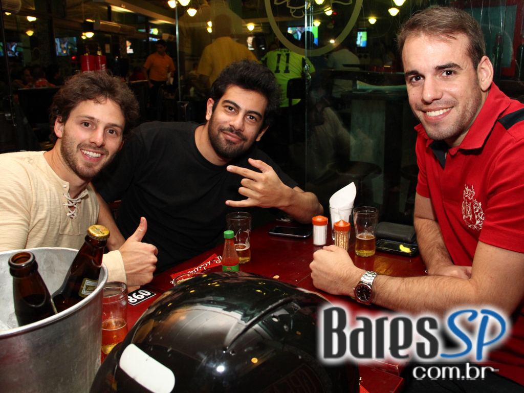 Loirassa Bar realizou happy hour com exibição de jogo nessa quarta-feira Loirassa Bar realizou happy hour com exibição de jogo nessa quarta-feira