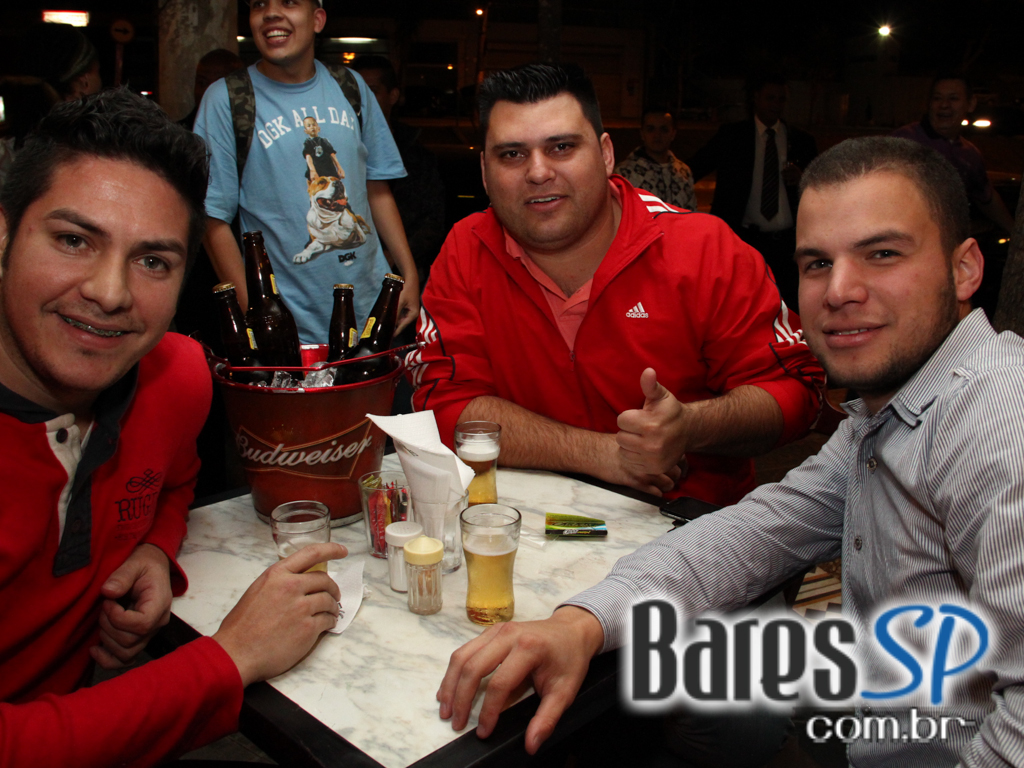 Loirassa Bar realizou happy hour com exibição de jogo nessa quarta-feira Loirassa Bar realizou happy hour com exibição de jogo nessa quarta-feira