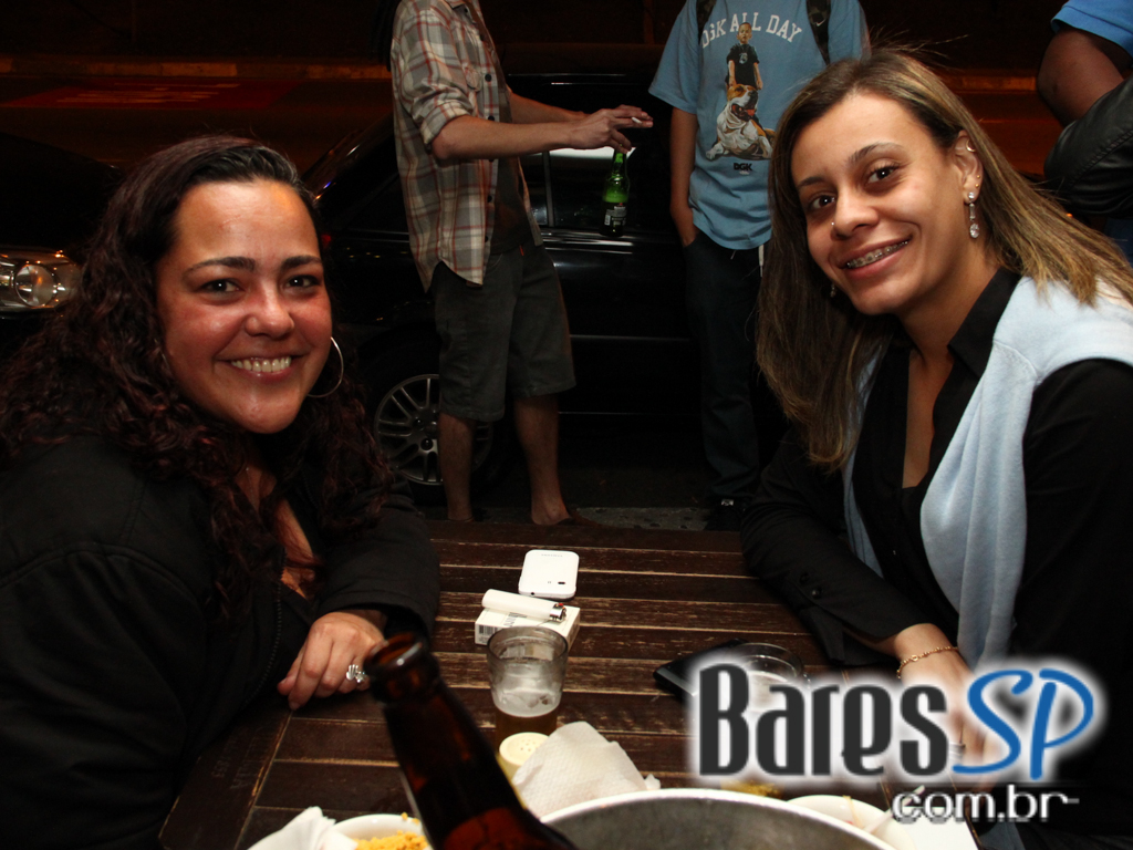 Loirassa Bar realizou happy hour com exibição de jogo nessa quarta-feira Loirassa Bar realizou happy hour com exibição de jogo nessa quarta-feira