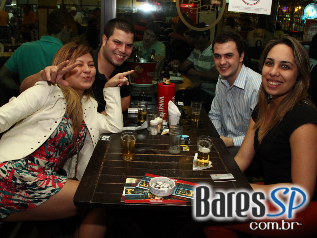 Loirassa Bar realizou happy hour com exibição de jogo nessa quarta-feira Loirassa Bar realizou happy hour com exibição de jogo nessa quarta-feira
