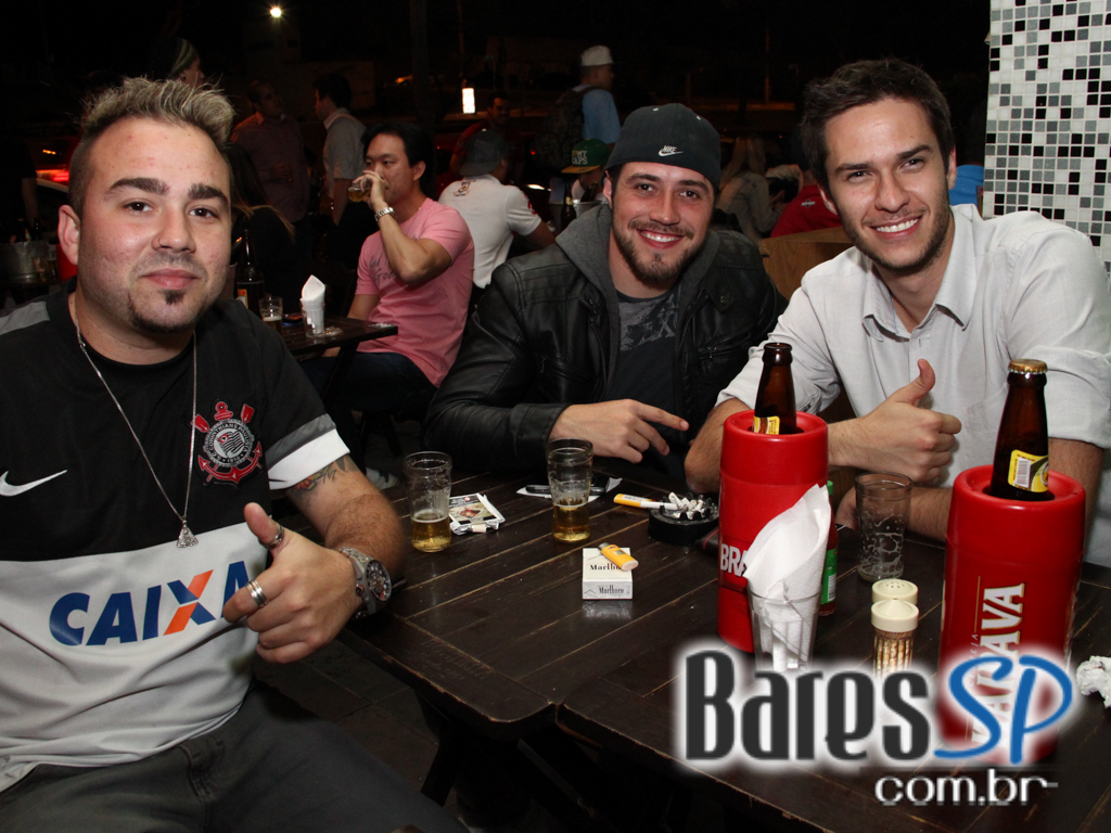 Loirassa Bar realizou happy hour com exibição de jogo nessa quarta-feira Loirassa Bar realizou happy hour com exibição de jogo nessa quarta-feira