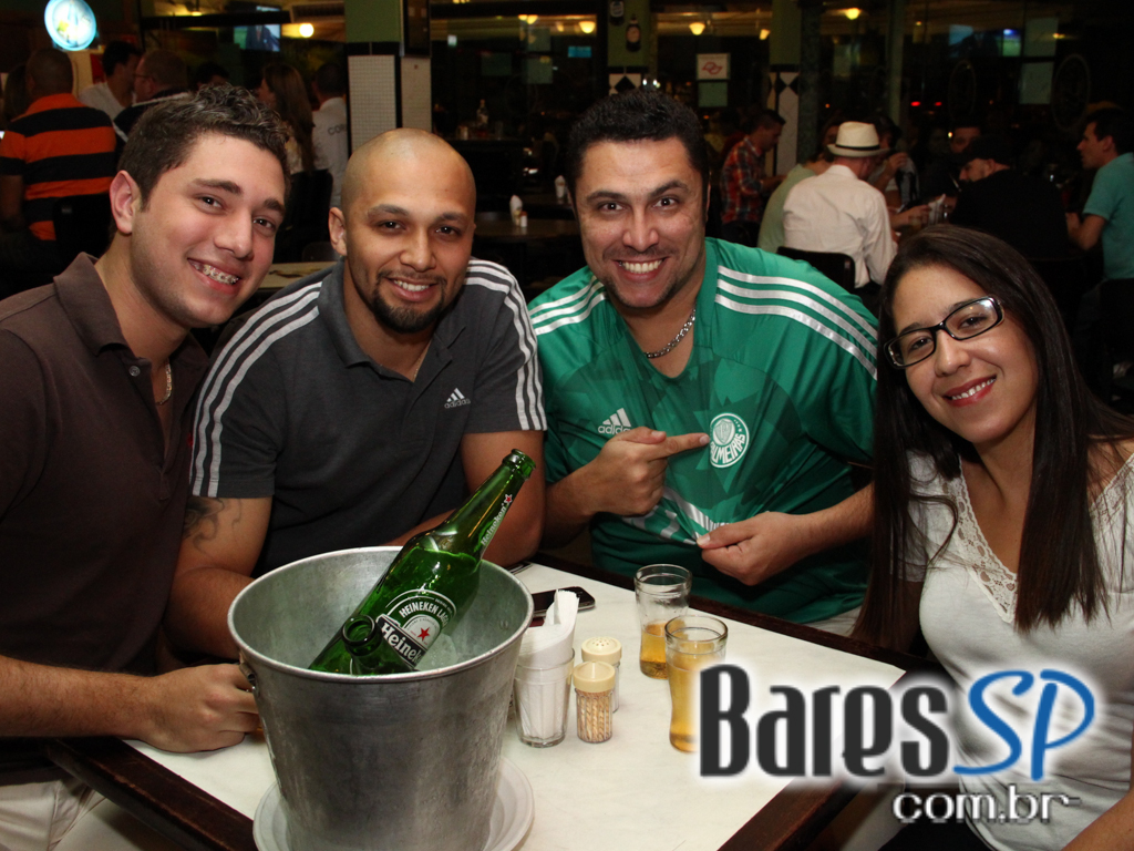 Loirassa Bar realizou happy hour com exibição de jogo nessa quarta-feira Loirassa Bar realizou happy hour com exibição de jogo nessa quarta-feira