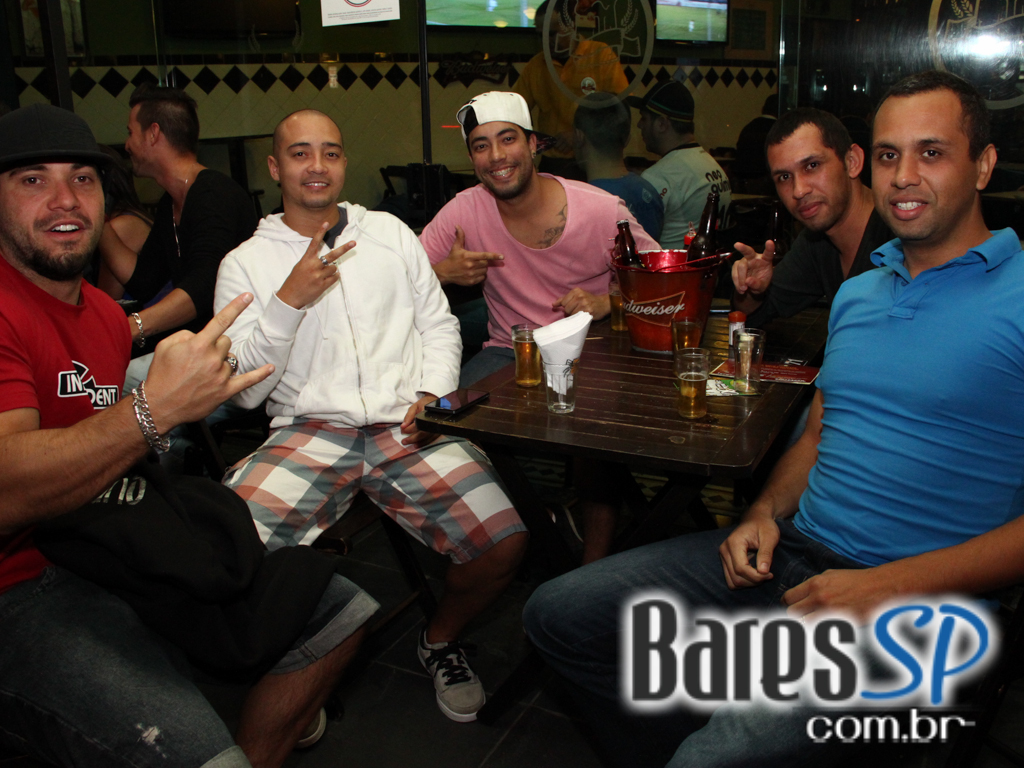 Loirassa Bar realizou happy hour com exibição de jogo nessa quarta-feira Loirassa Bar realizou happy hour com exibição de jogo nessa quarta-feira