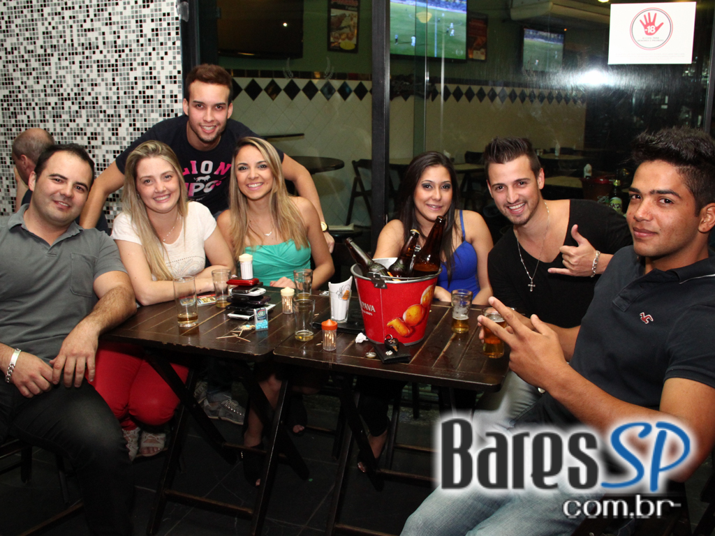 Loirassa Bar realizou happy hour com exibição de jogo nessa quarta-feira Loirassa Bar realizou happy hour com exibição de jogo nessa quarta-feira