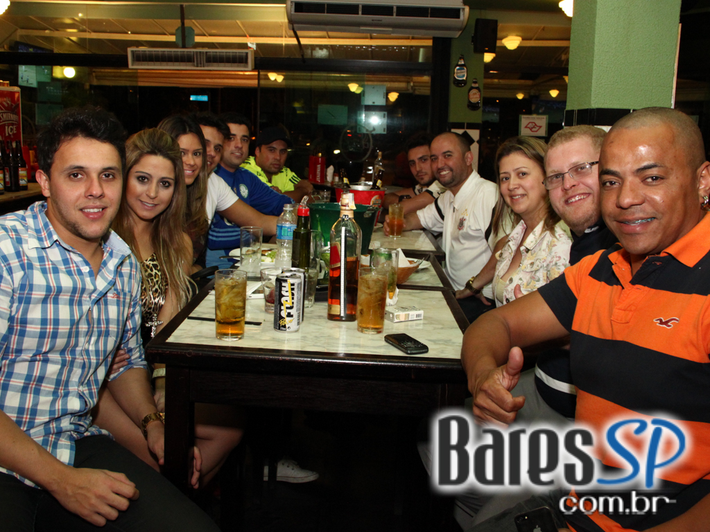 Loirassa Bar realizou happy hour com exibição de jogo nessa quarta-feira Loirassa Bar realizou happy hour com exibição de jogo nessa quarta-feira
