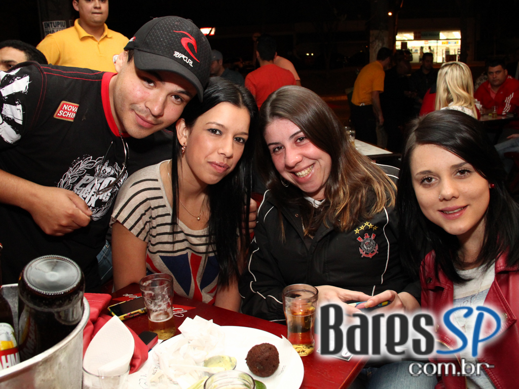 Loirassa Bar realizou happy hour com exibição de jogo nessa quarta-feira Loirassa Bar realizou happy hour com exibição de jogo nessa quarta-feira