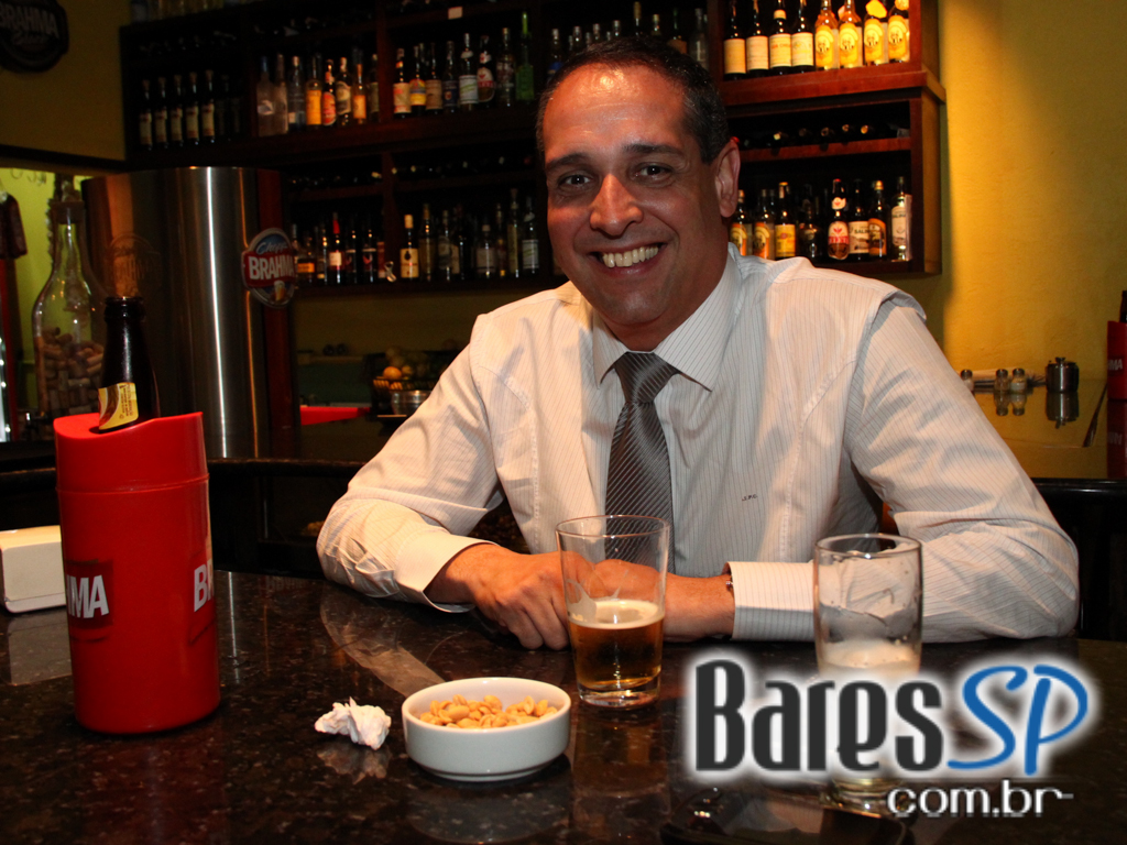 Bar do Jô ofereceu happy hour com jogo do Palmeiras x Atlético-PR na TV