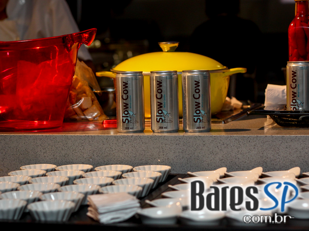 Lab & Factory recebeu o lançamento da nova bebida Slow Cow Lab & Factory recebeu o lançamento da nova bebida Slow Cow