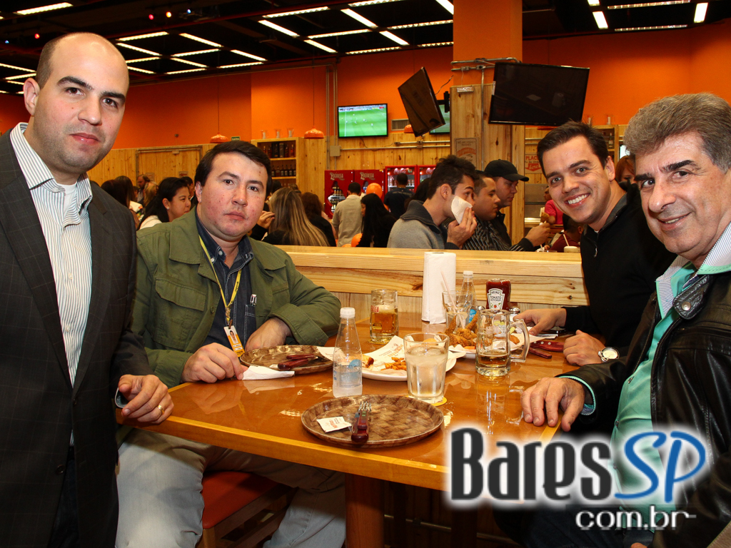 Restaurante americano Hooters Brasil inaugurou nova loja no Shopping ABC Restaurante americano Hooters Brasil inaugurou nova loja no Shopping ABC