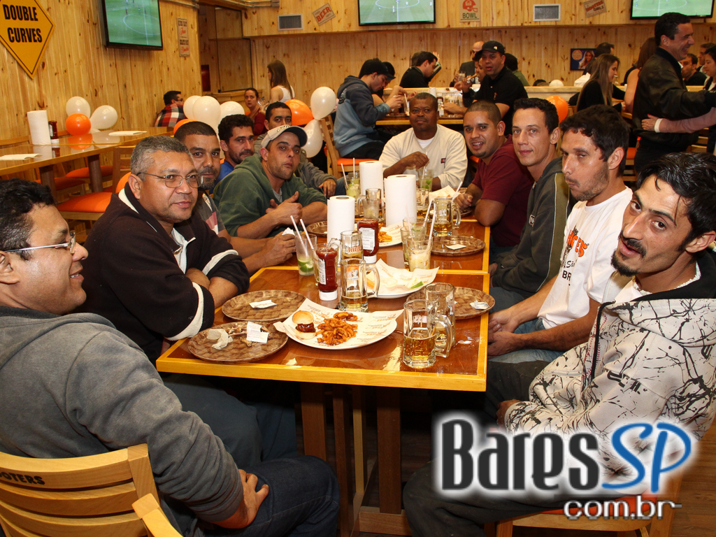 Restaurante americano Hooters Brasil inaugurou nova loja no Shopping ABC Restaurante americano Hooters Brasil inaugurou nova loja no Shopping ABC