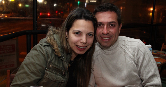 Bar Figueiras ofereceu happy hour animado na quarta-feira