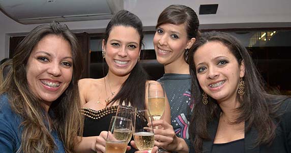 Susy Bastos apresentou o melhor do pop rock no Blá Bar na sexta-feira