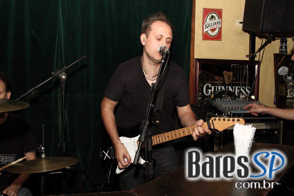 Banda Tilt se apresentou no All Black na noite de quinta-feira ao som de muito pop rock Banda Tilt se apresentou no All Black na noite de quinta-feira ao som de muito pop rock