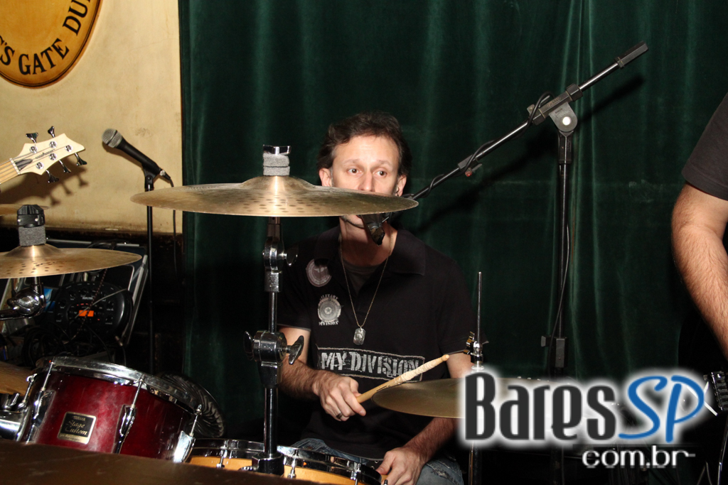 Banda Tilt se apresentou no All Black na noite de quinta-feira ao som de muito pop rock Banda Tilt se apresentou no All Black na noite de quinta-feira ao som de muito pop rock